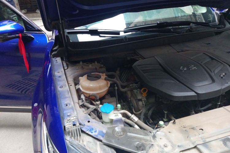 Used Hongqi HS5 2019 2.0T Smart Connect Flagship All-Wheel-Drive Version Engine Bay Right
