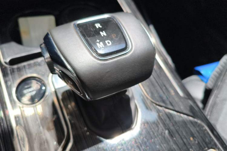 Used Hongqi HS5 2019 2.0T Smart Connect Flagship All-Wheel-Drive Version Gear Lever
