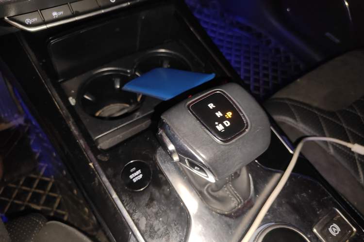 Used Hongqi HS5 2019 2.0T Smart Connect Flagship Edition Gear Lever