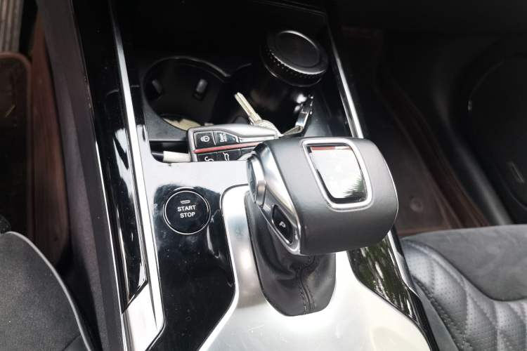 Used Hongqi HS5 2019 2.0T Smart Connect Flagship Edition Gear Lever
