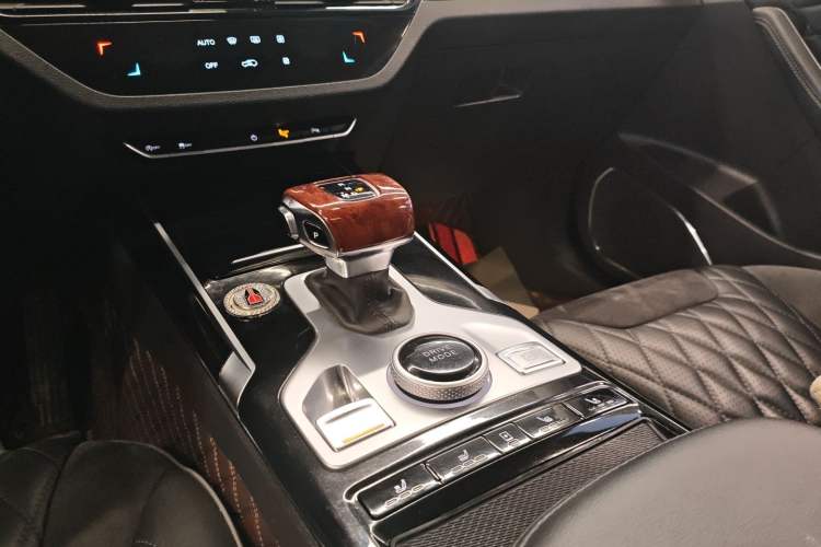 Used Hongqi HS5 2019 2.0T Smart Connect Flagship Edition Gear Lever