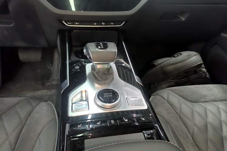 Used Hongqi HS5 2019 2.0T Smart Connect Flagship All-Wheel-Drive Version Gear Lever