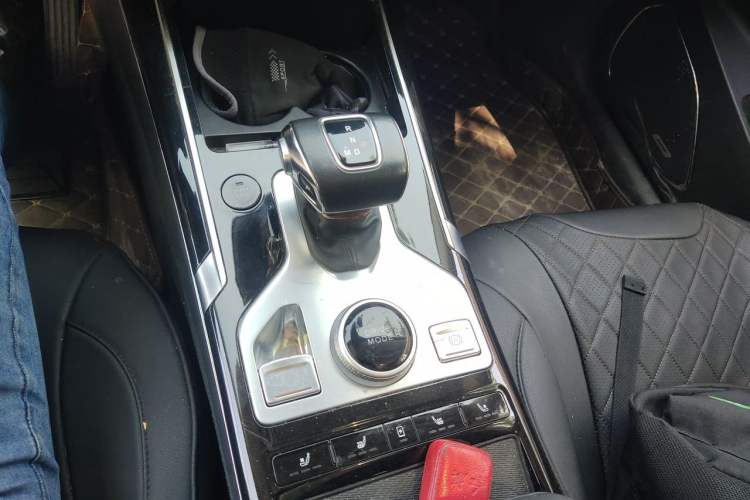 Used Hongqi HS5 2019 2.0T Smart Connect Flagship All-Wheel-Drive Version Gear Lever