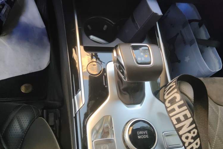 Used Hongqi HS5 2019 2.0T Smart Connect Flagship All-Wheel-Drive Version Gear Lever