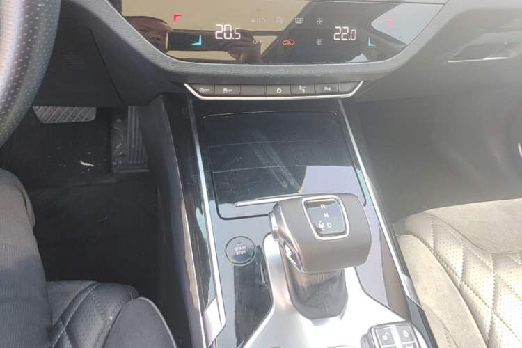 Used Hongqi HS5 2019 2.0T Smart Connect Flagship Edition Gear Lever