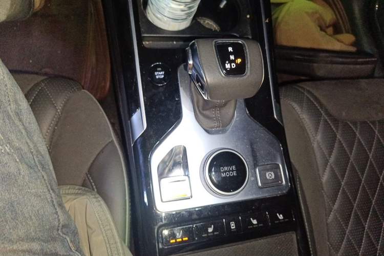 Used Hongqi HS5 2019 2.0T Smart Connect Flagship Edition Gear Lever