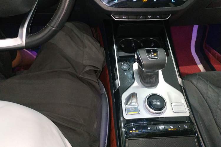 Used Hongqi HS5 2019 2.0T Smart Connect Flagship Edition Gear Lever