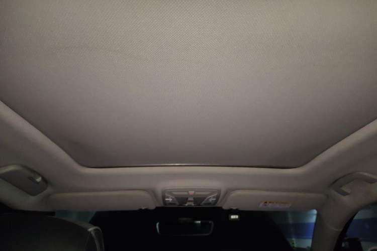 Used Hongqi HS5 2019 2.0T Smart Connect Flagship All-Wheel-Drive Version Headliner
