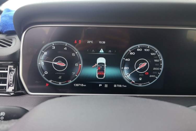 Used Hongqi HS5 2019 2.0T Smart Connect Flagship All-Wheel-Drive Version Instrument Cluster