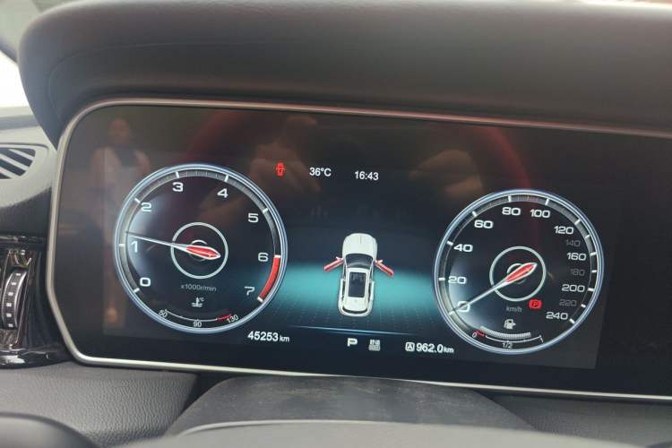 Used Hongqi HS5 2019 2.0T Smart Connect Flagship Edition Instrument Cluster