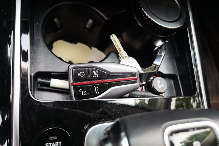 Used Hongqi HS5 2019 2.0T Smart Connect Flagship Edition Interior 1