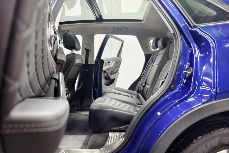 Used Hongqi HS5 2019 2.0T Smart Connect Flagship Edition Interior 4