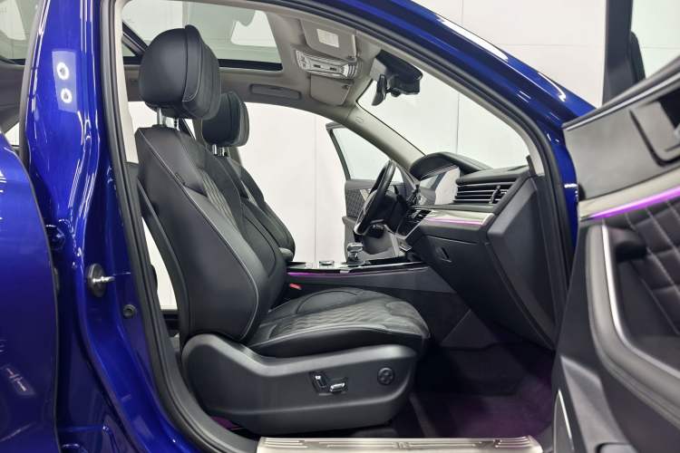 Used Hongqi HS5 2019 2.0T Smart Connect Flagship Edition Interior 6