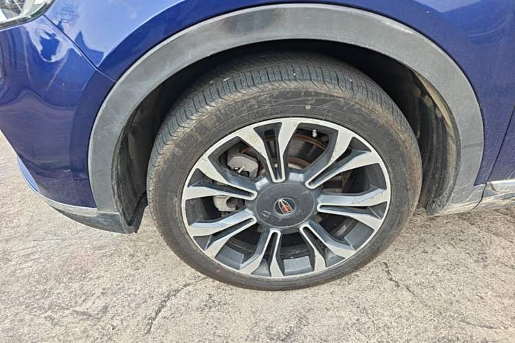 Used Hongqi HS5 2019 2.0T Smart Connect Flagship All-Wheel-Drive Version Left Front Wheel Hub