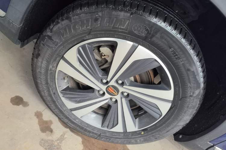 Used Hongqi HS5 2019 2.0T Smart Connect Flagship Edition Left Front Wheel Hub