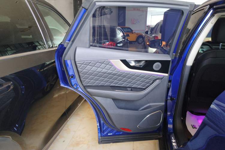 Used Hongqi HS5 2019 2.0T Smart Connect Flagship Edition Left Rear Door Interior
