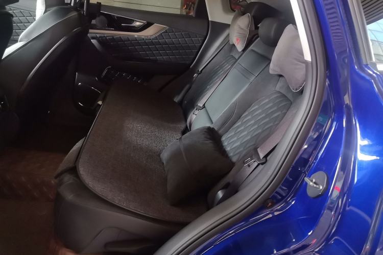 Used Hongqi HS5 2019 2.0T Smart Connect Flagship All-Wheel-Drive Version Left Rear Seat