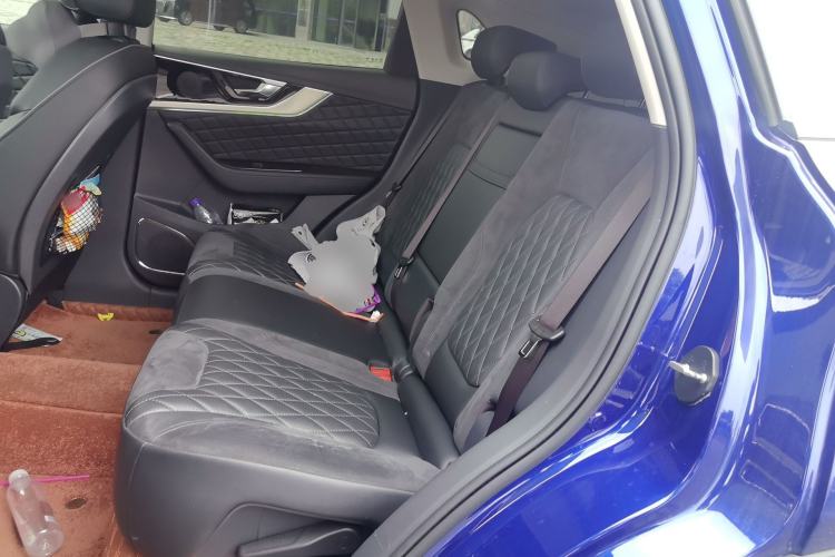 Used Hongqi HS5 2019 2.0T Smart Connect Flagship All-Wheel-Drive Version Left Rear Seat