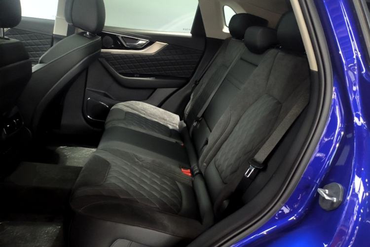 Used Hongqi HS5 2019 2.0T Smart Connect Flagship All-Wheel-Drive Version Left Rear Seat