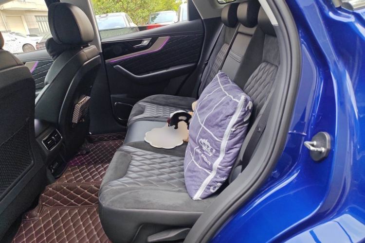 Used Hongqi HS5 2019 2.0T Smart Connect Flagship All-Wheel-Drive Version Left Rear Seat