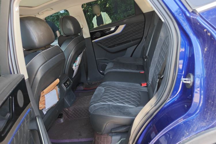 Used Hongqi HS5 2019 2.0T Smart Connect Flagship All-Wheel-Drive Version Left Rear Seat