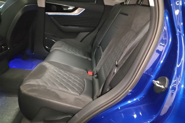 Used Hongqi HS5 2019 2.0T Smart Connect Flagship All-Wheel-Drive Version Left Rear Seat