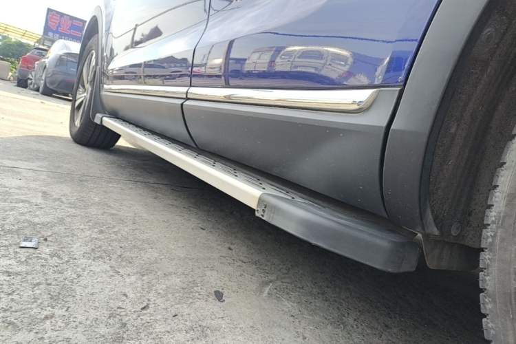 Used Hongqi HS5 2019 2.0T Smart Connect Flagship Edition Left Side Sill