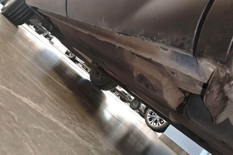 Used Hongqi HS5 2019 2.0T Smart Connect Flagship Edition Left Side Sill