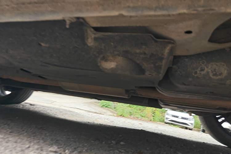 Used Hongqi HS5 2019 2.0T Smart Connect Flagship All-Wheel-Drive Version Left Side Sill