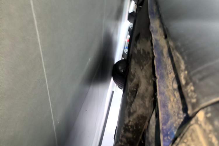 Used Hongqi HS5 2019 2.0T Smart Connect Flagship All-Wheel-Drive Version Left Side Sill