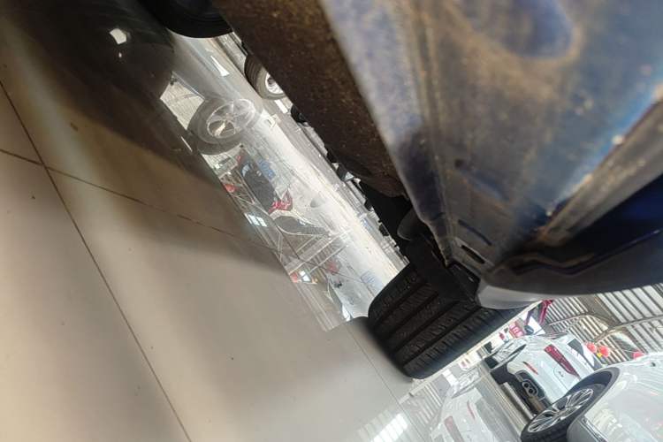 Used Hongqi HS5 2019 2.0T Smart Connect Flagship All-Wheel-Drive Version Left Side Sill