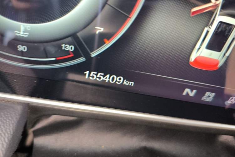 Used Hongqi HS5 2019 2.0T Smart Connect Flagship Edition Odometer Close Up
