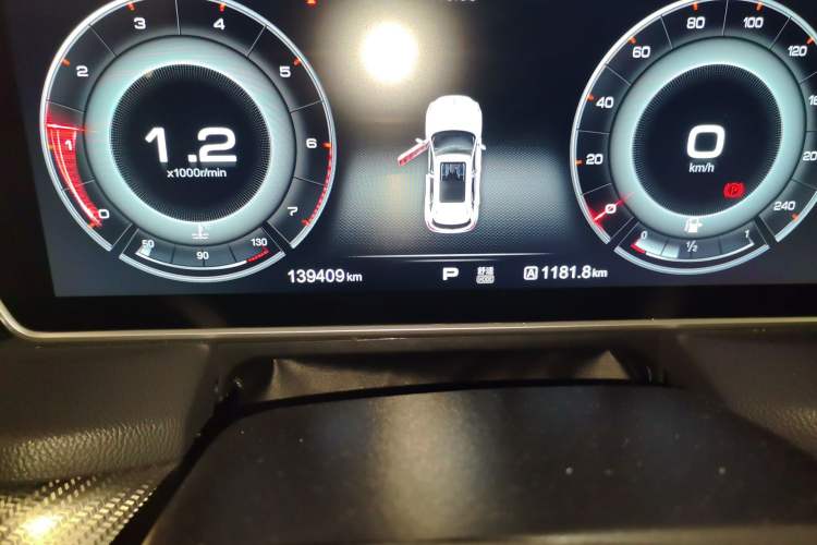 Used Hongqi HS5 2019 2.0T Smart Connect Flagship All-Wheel-Drive Version Odometer Close Up