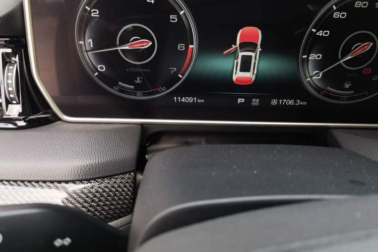 Used Hongqi HS5 2019 2.0T Smart Connect Flagship Edition Odometer Close Up
