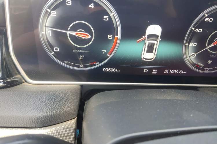 Used Hongqi HS5 2019 2.0T Smart Connect Flagship All-Wheel-Drive Version Odometer Close Up
