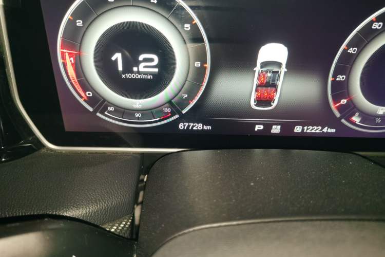 Used Hongqi HS5 2019 2.0T Smart Connect Flagship Edition Odometer Close Up