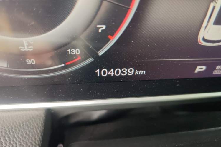 Used Hongqi HS5 2019 2.0T Smart Connect Flagship Edition Odometer Close Up