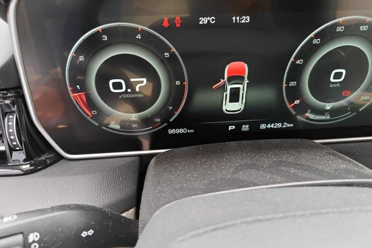 Used Hongqi HS5 2019 2.0T Smart Connect Flagship Edition Odometer Close Up