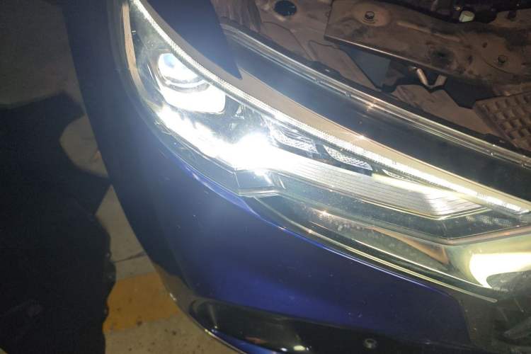 Used Hongqi HS5 2019 2.0T Smart Connect Flagship Edition Right Front Headlight