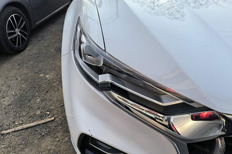 Used Hongqi HS5 2019 2.0T Smart Connect Flagship All-Wheel-Drive Version Right Front Headlight