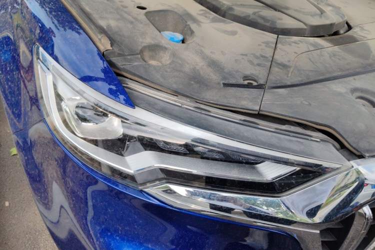 Used Hongqi HS5 2019 2.0T Smart Connect Flagship All-Wheel-Drive Version Right Front Headlight