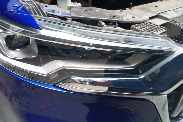 Used Hongqi HS5 2019 2.0T Smart Connect Flagship All-Wheel-Drive Version Right Front Headlight