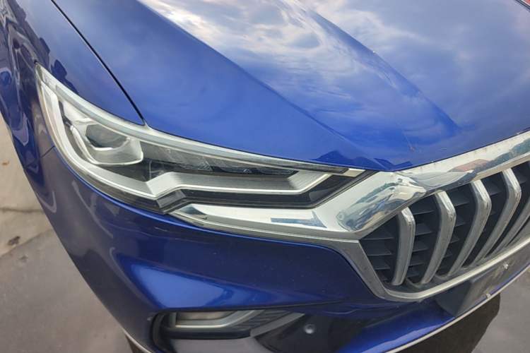 Used Hongqi HS5 2019 2.0T Smart Connect Flagship All-Wheel-Drive Version Right Front Headlight