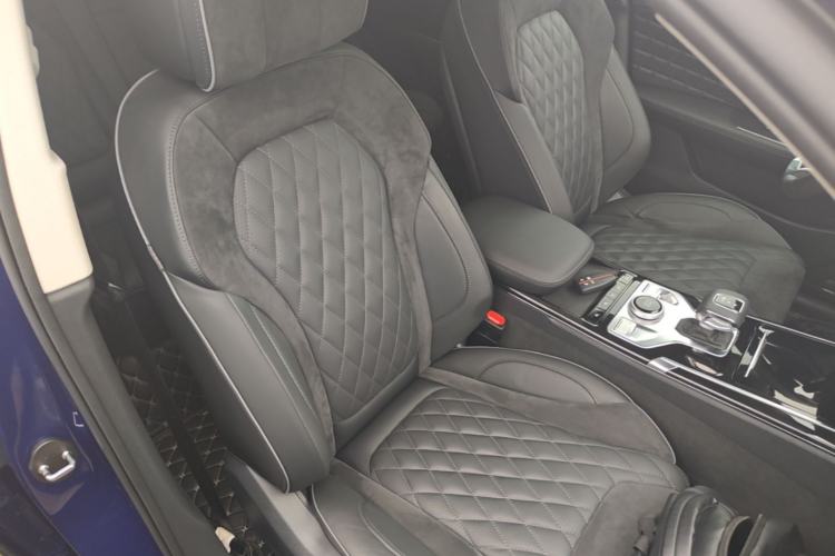 Used Hongqi HS5 2019 2.0T Smart Connect Flagship All-Wheel-Drive Version Right Front Seat
