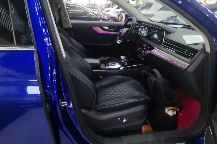 Used Hongqi HS5 2019 2.0T Smart Connect Flagship All-Wheel-Drive Version Right Front Seat