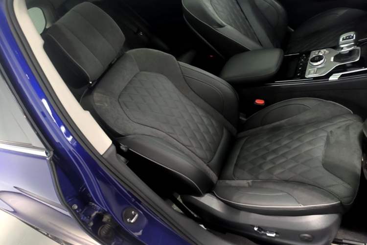Used Hongqi HS5 2019 2.0T Smart Connect Flagship All-Wheel-Drive Version Right Front Seat