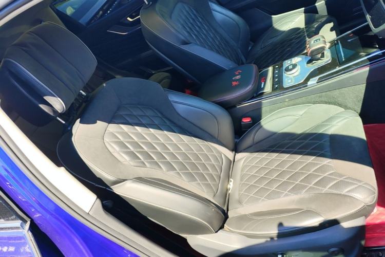 Used Hongqi HS5 2019 2.0T Smart Connect Flagship All-Wheel-Drive Version Right Front Seat