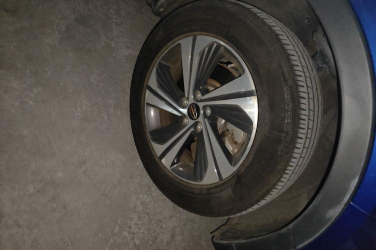 Used Hongqi HS5 2019 2.0T Smart Connect Flagship Edition Right Front Wheel Hub
