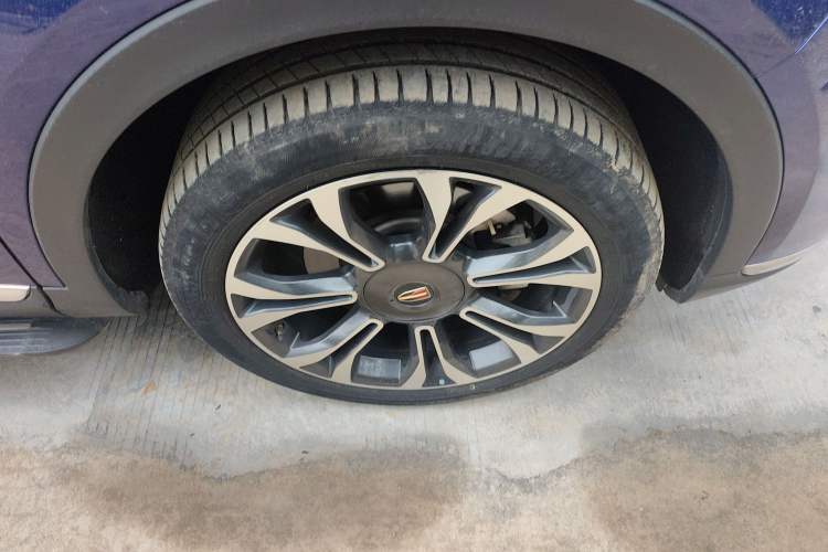Used Hongqi HS5 2019 2.0T Smart Connect Flagship All-Wheel-Drive Version Right Front Wheel Hub