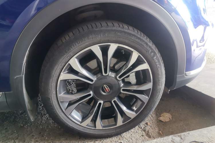Used Hongqi HS5 2019 2.0T Smart Connect Flagship All-Wheel-Drive Version Right Front Wheel Hub